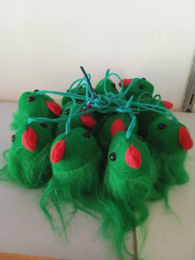 Parrot fur thumbnail 1