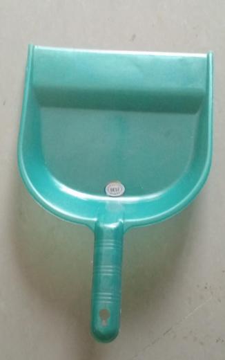 Dustpan thumbnail 1