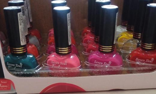 Fashion Nail Polish thumbnail 1