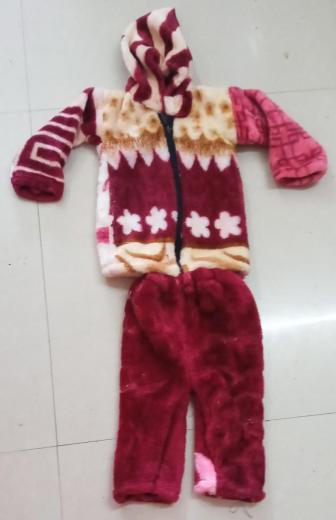 sweater (Child) thumbnail 1