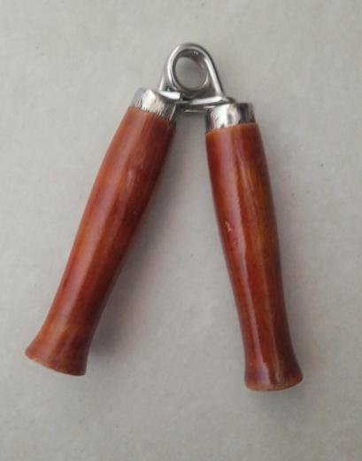 Hand Grip Wood thumbnail 1