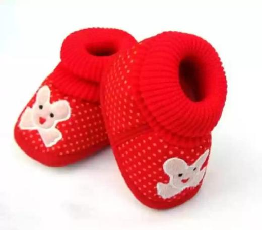 Baby shoes thumbnail 1